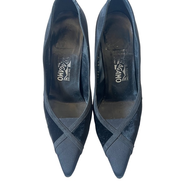 Salvatore Ferragamo / SZ 6.5 B / Black Satin + Velvet - Picture 3 of 5